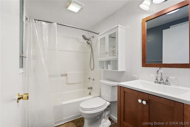 5453 E McCarthy Knob Road, New Albany, IN 47150