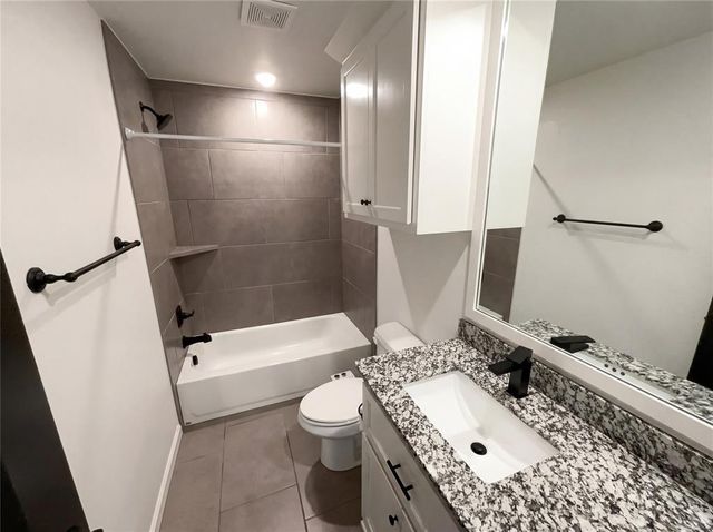 5509 Carmel Creek Drive, Mustang, OK 73064