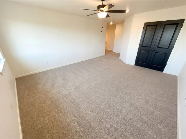 5509 Carmel Creek Drive, Mustang, OK 73064