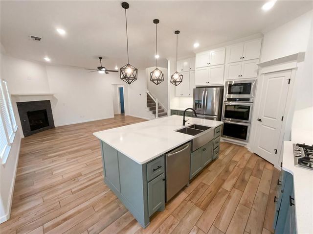 5509 Carmel Creek Drive, Mustang, OK 73064