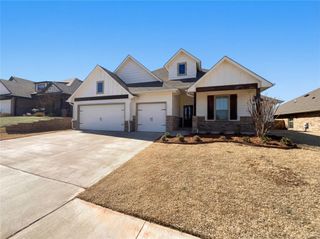 5509 Carmel Creek Drive, Mustang, OK 73064