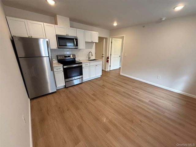 185 Broadway 102, Newburgh, NY 12550