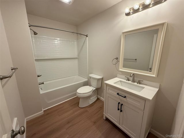 185 Broadway 102, Newburgh, NY 12550