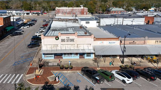 782 Baldwin Avenue, Defuniak Springs, FL 32435