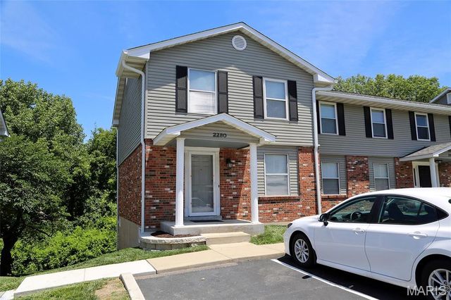 2280 Highland Hill Drive, St Peters, MO 63376