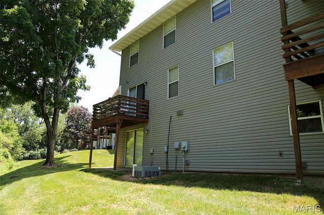 2280 Highland Hill Drive, St Peters, MO 63376