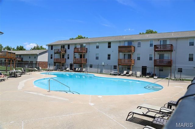 2280 Highland Hill Drive, St Peters, MO 63376
