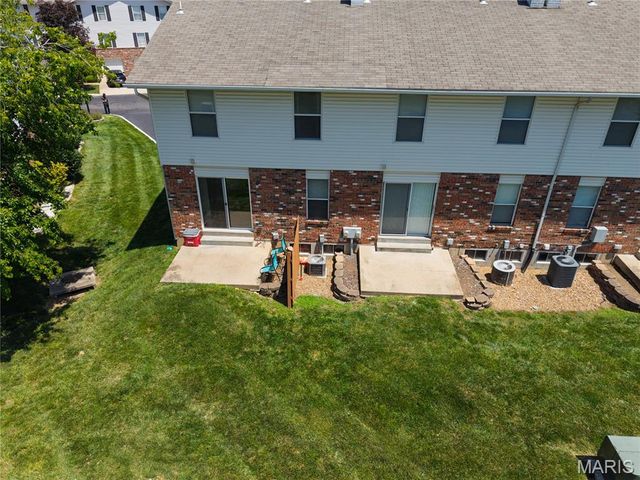 2280 Highland Hill Drive, St Peters, MO 63376