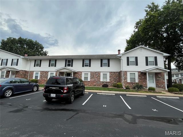 2280 Highland Hill Drive, St Peters, MO 63376