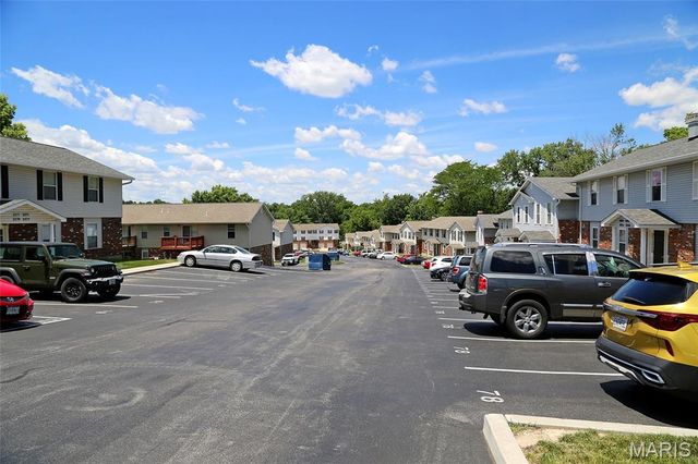 2280 Highland Hill Drive, St Peters, MO 63376