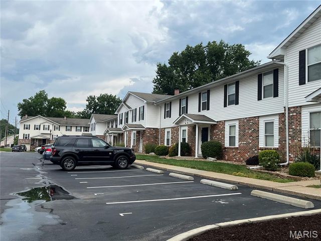 2280 Highland Hill Drive, St Peters, MO 63376
