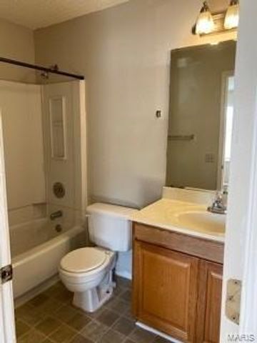 2280 Highland Hill Drive, St Peters, MO 63376