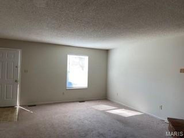 2280 Highland Hill Drive, St Peters, MO 63376