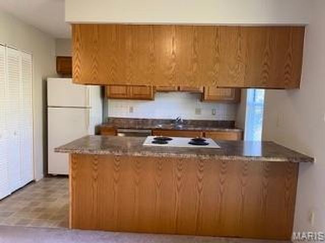 2280 Highland Hill Drive, St Peters, MO 63376