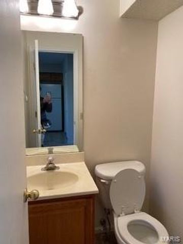 2280 Highland Hill Drive, St Peters, MO 63376