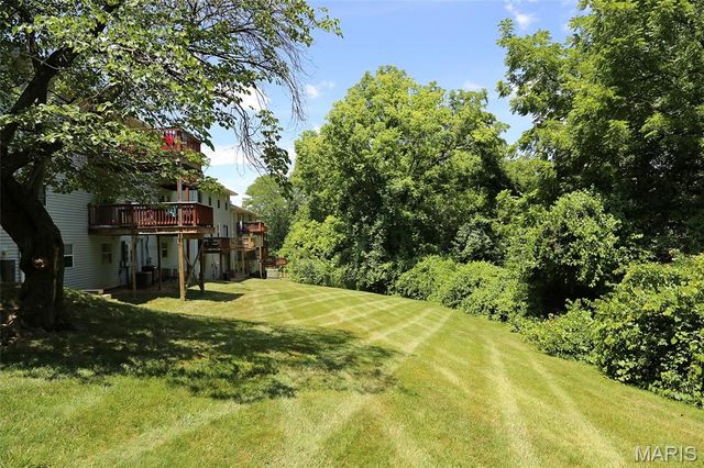 2280 Highland Hill Drive, St Peters, MO 63376