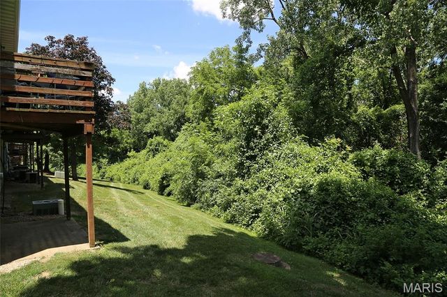 2280 Highland Hill Drive, St Peters, MO 63376