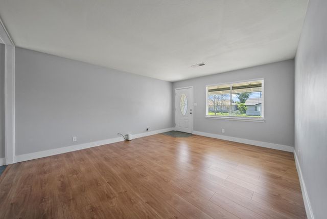 6940 Gillingham Way, North Highlands, CA 95660