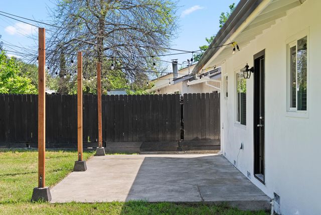 6940 Gillingham Way, North Highlands, CA 95660