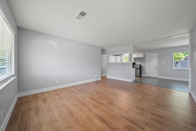 6940 Gillingham Way, North Highlands, CA 95660