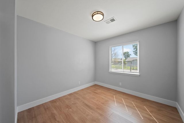 6940 Gillingham Way, North Highlands, CA 95660