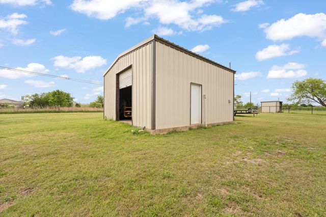 8121 Apollo Drive, Joshua, TX 76058