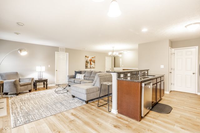 6106 Pebblebrooke Road, Whitestown, IN 46075