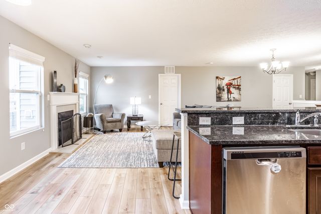 6106 Pebblebrooke Road, Whitestown, IN 46075