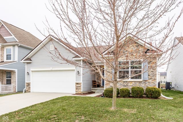 6106 Pebblebrooke Road, Whitestown, IN 46075