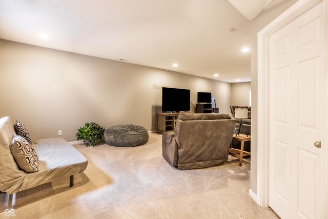 6106 Pebblebrooke Road, Whitestown, IN 46075