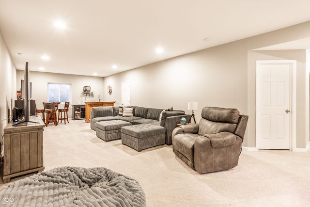 6106 Pebblebrooke Road, Whitestown, IN 46075