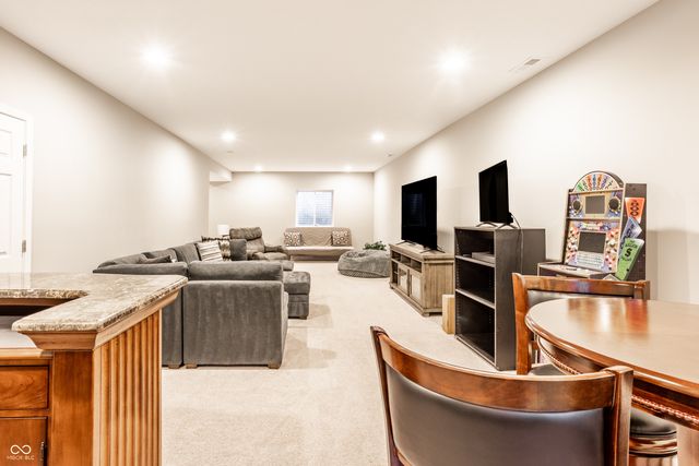 6106 Pebblebrooke Road, Whitestown, IN 46075