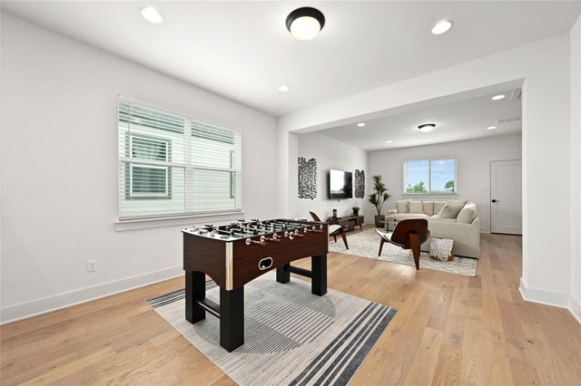 1531 N Red Bud LN 16, Round Rock, TX 78665