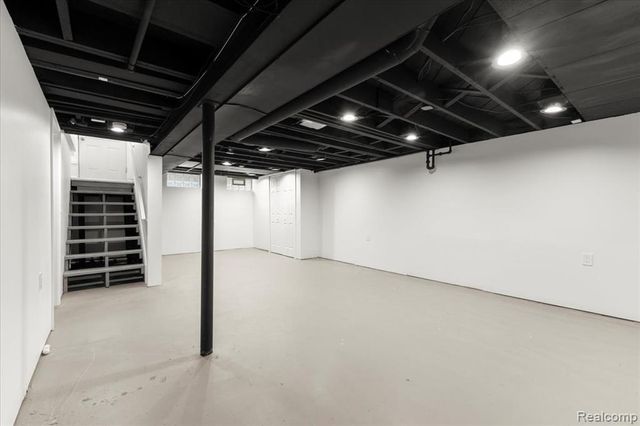 1313 Royal Avenue, Royal Oak, MI 48073