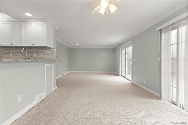 1313 Royal Avenue, Royal Oak, MI 48073