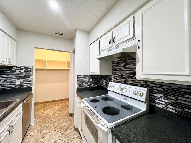 9317 Pagewood Lane, Houston, TX 77063