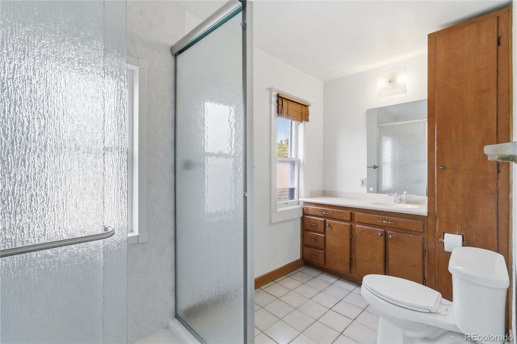 Image 13 of property listing at 5622 Zephyr Street, Arvada, CO 80002