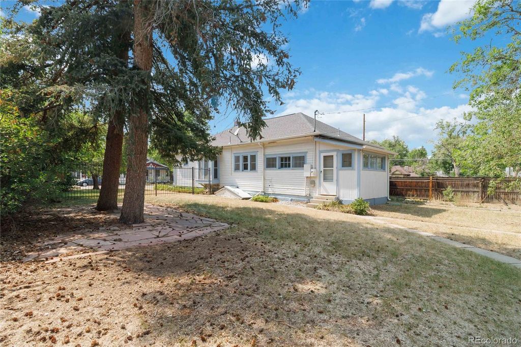 Image 21 of property listing at 5622 Zephyr Street, Arvada, CO 80002