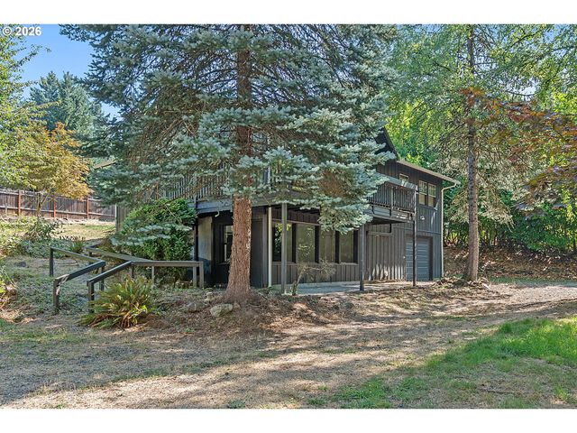9637 Sw SPRING CREST Dr, Portland, OR 97225