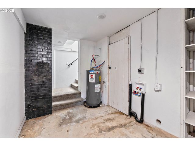 9637 Sw SPRING CREST Dr, Portland, OR 97225