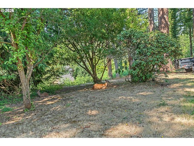 9637 Sw SPRING CREST Dr, Portland, OR 97225