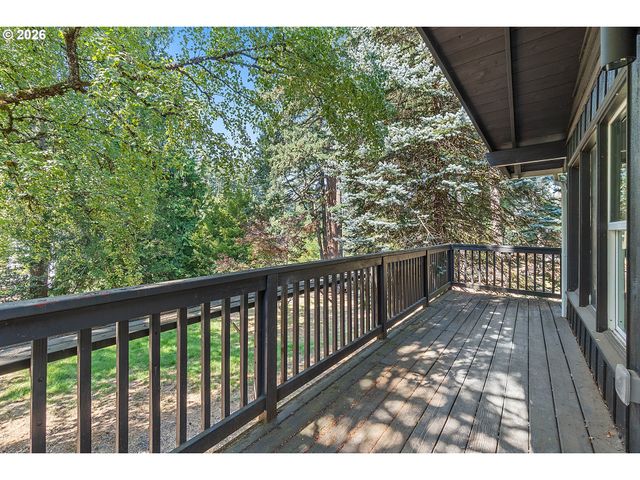 9637 Sw SPRING CREST Dr, Portland, OR 97225