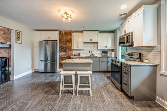 1112 Brabec St A, Troy Hill, PA 15212