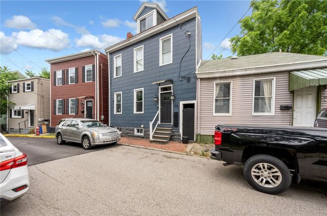 1112 Brabec St A, Troy Hill, PA 15212