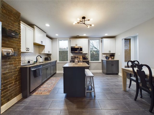 1112 Brabec St A, Troy Hill, PA 15212