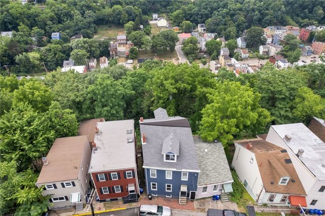 1112 Brabec St A, Troy Hill, PA 15212