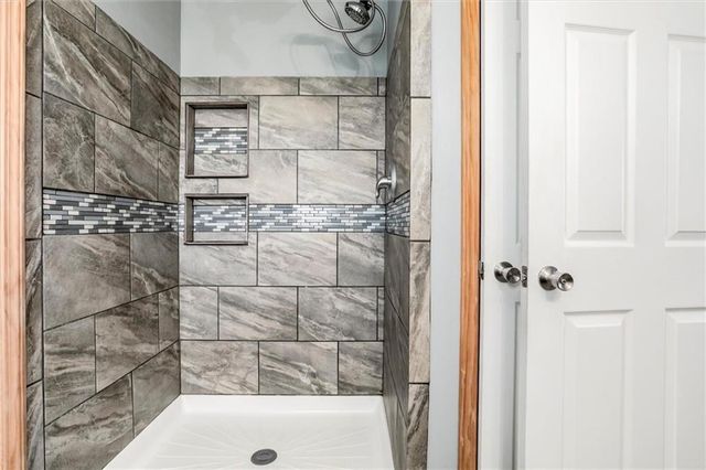 406 S Jackson Street, Archie, MO 64725