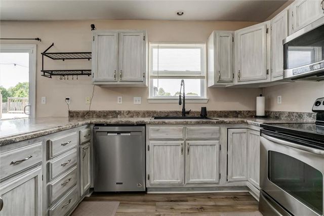 406 S Jackson Street, Archie, MO 64725