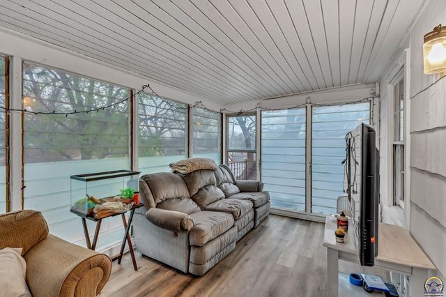 3030 SW Clark CT, Topeka, KS 66604