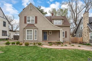 3030 SW Clark CT, Topeka, KS 66604